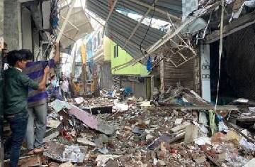 Mumbai Govandi House Collapse leads to 4 deaths and 7 people injured