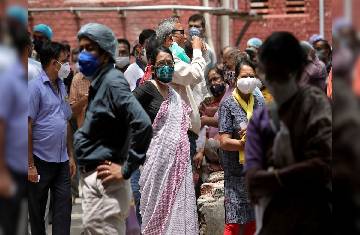 As queues for second shot grows, BMC seeks aid from CSR for stocks