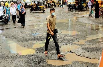RTI discloses BMC spent Rs 21,000 crore in two decades on potholes in Mumbai