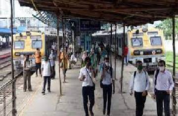 Central Railway: Drop-in number of commuters travelling without masks on Mumbai’s local trains