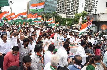 Independence Day 2021: Mumbai Congress takes out Tiranga Gaurav Yatra