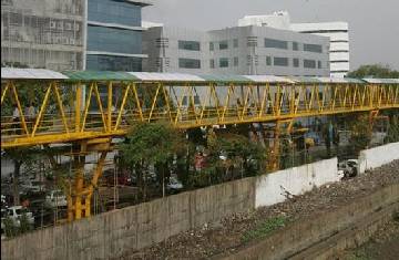 Traffic at BKC to be hit as BMC rebuilds part of Mumbai’s 1st skywalk in Bandra