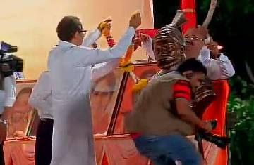 Dussehra Rally: Shiv Sena is all set for its rally indoors at Shanmukhananda Hall, ahead of BMC elections 2022