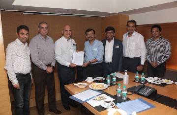 Theatre Representatives meet Shiv Sena MP Sanjay Raut demanding resumption of Theatres in Maharashtra