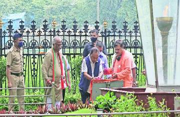 Shiv Sena purifies Thackeray’s memorial after Narayan Rane’s visit